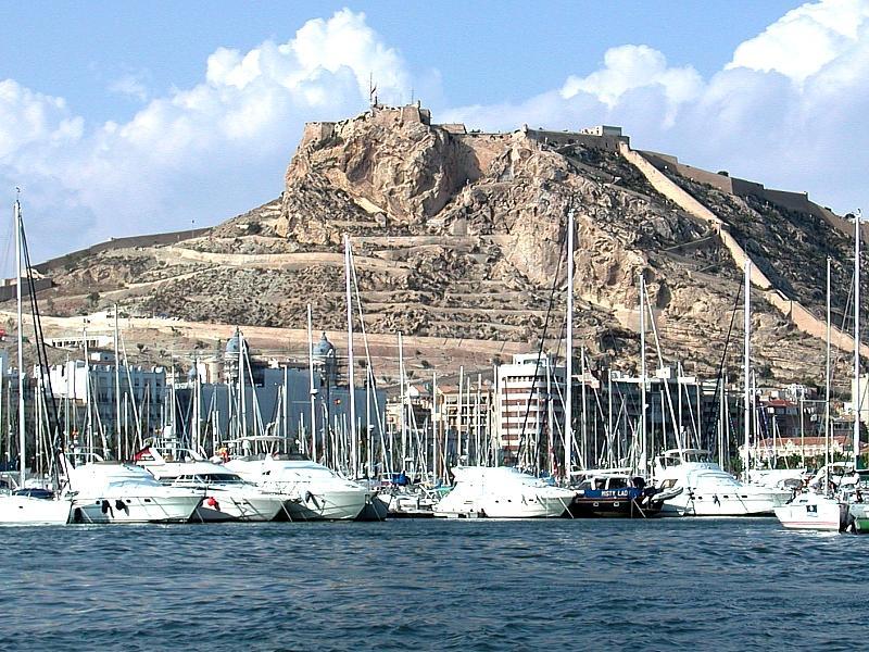 Resultado de imagen de castillo santa barbara alicante
