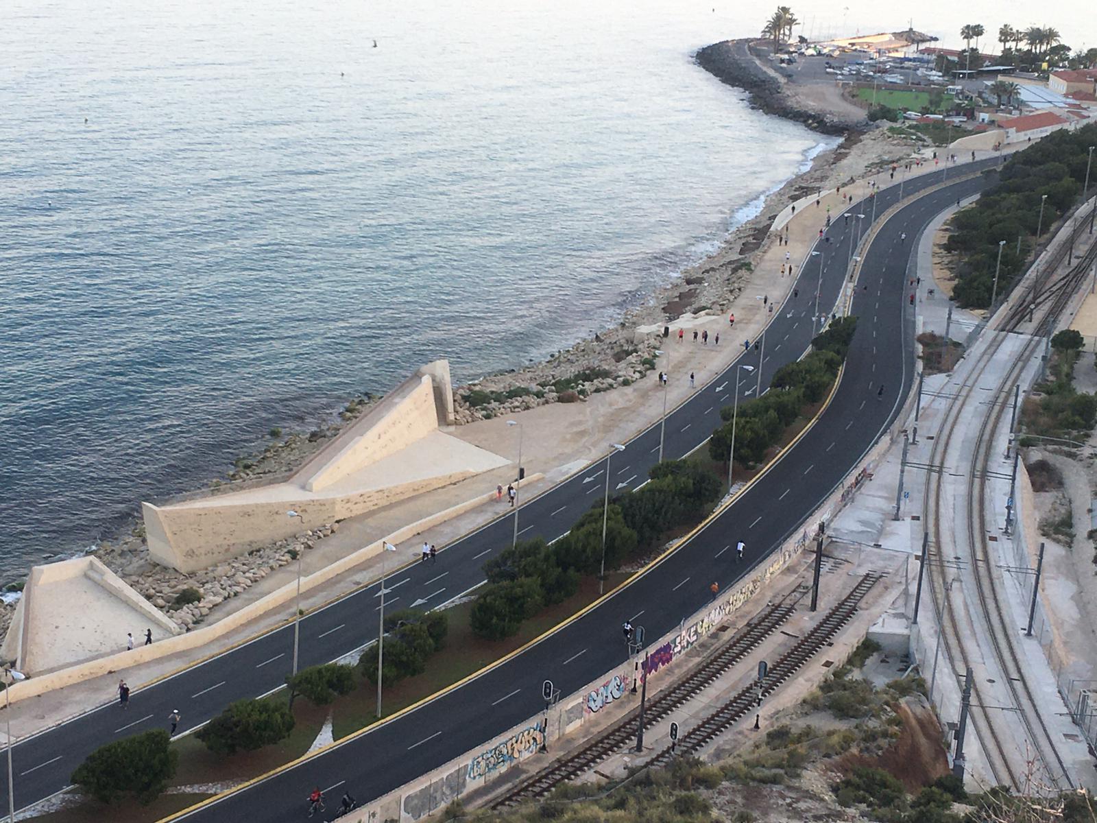 El Ayuntamiento corta la avenida de Villajoyosa para facilitar los