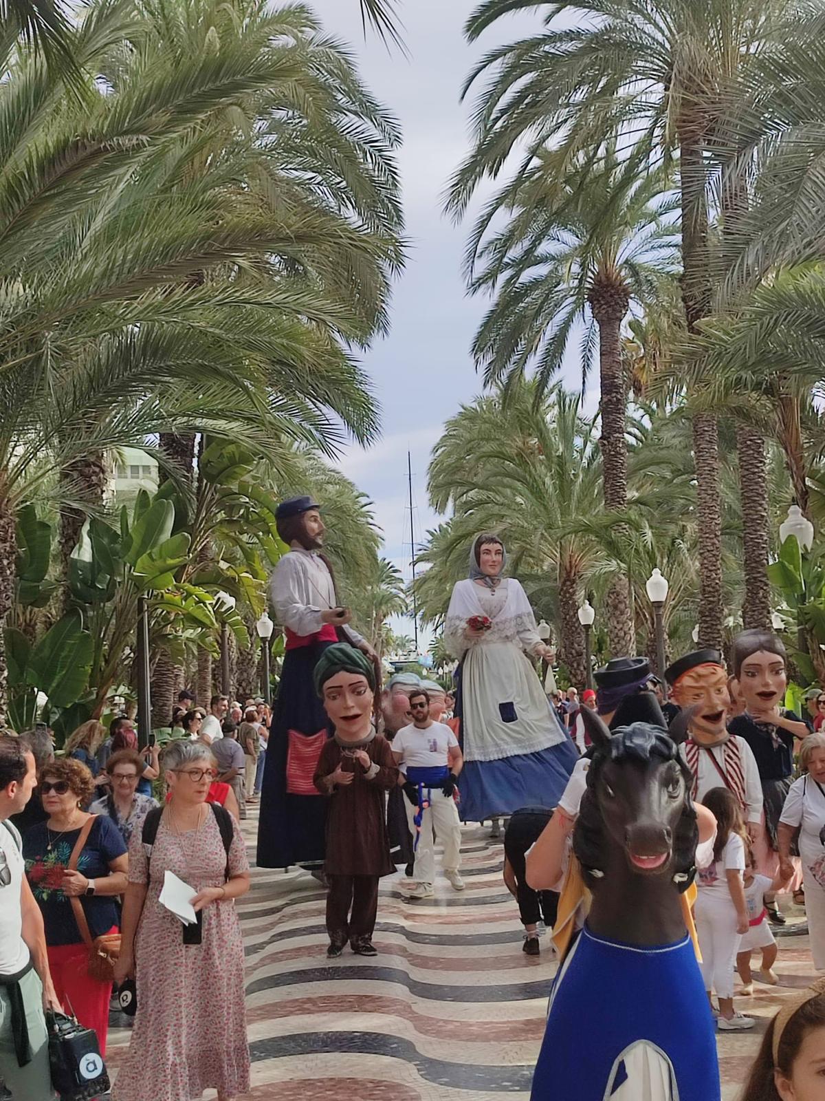Alicante celebrates the 9th of October with traditional dance and a concert by the Municipal Band