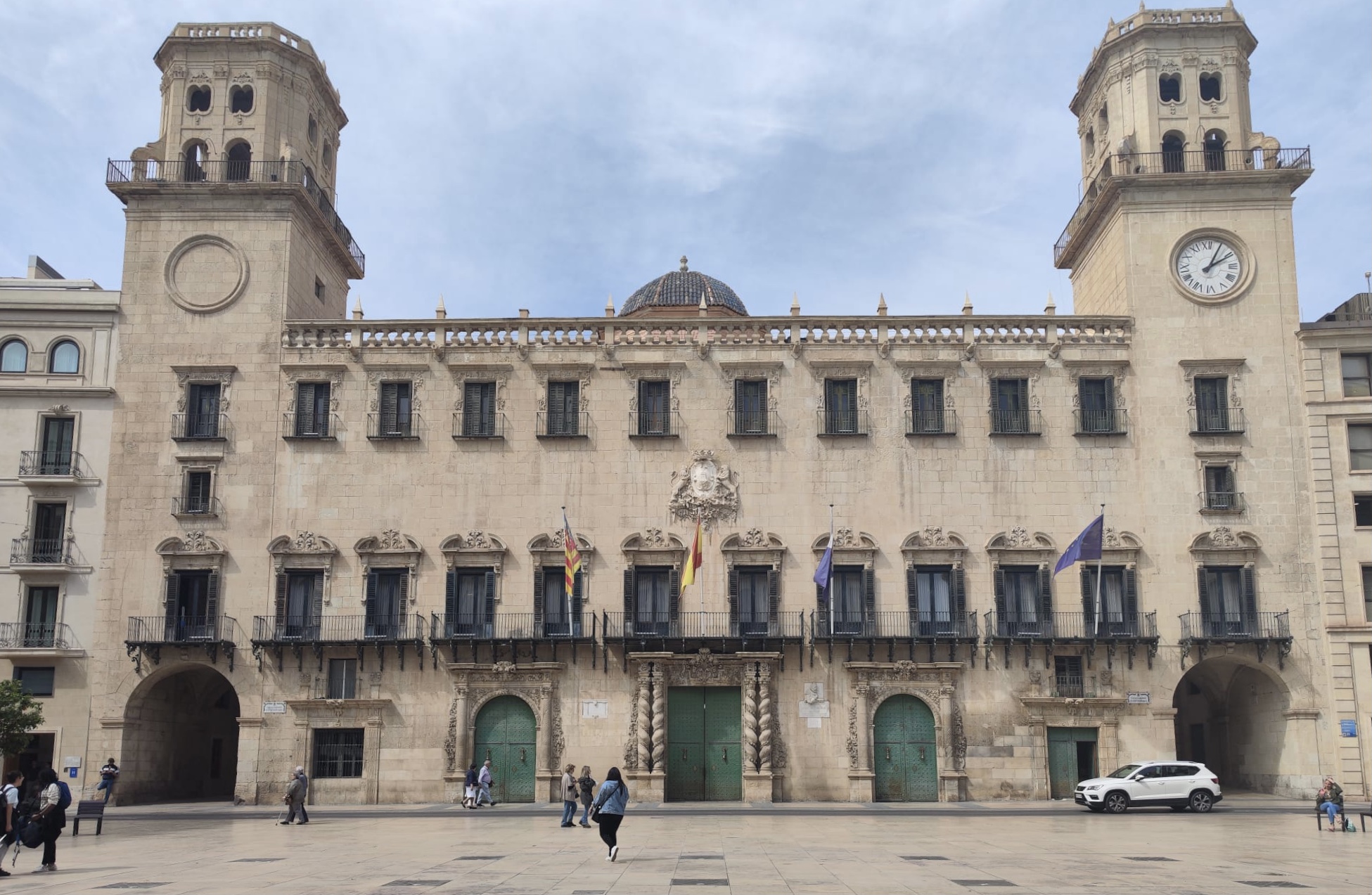 Alicante announces €200,000 in subsidies for commerce, hospitality, and markets