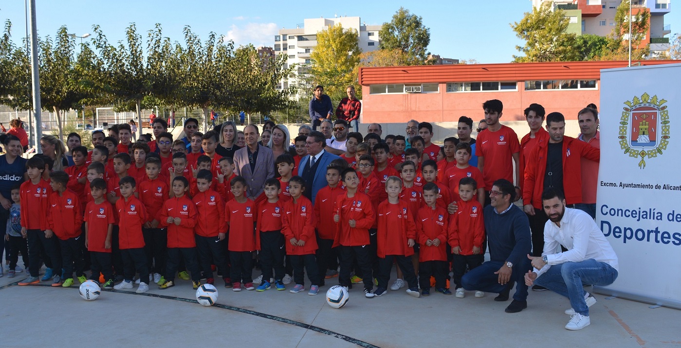 Ayuntamiento y Atlético de Madrid abren la temporada de su Escuela Social de Fútbol ...