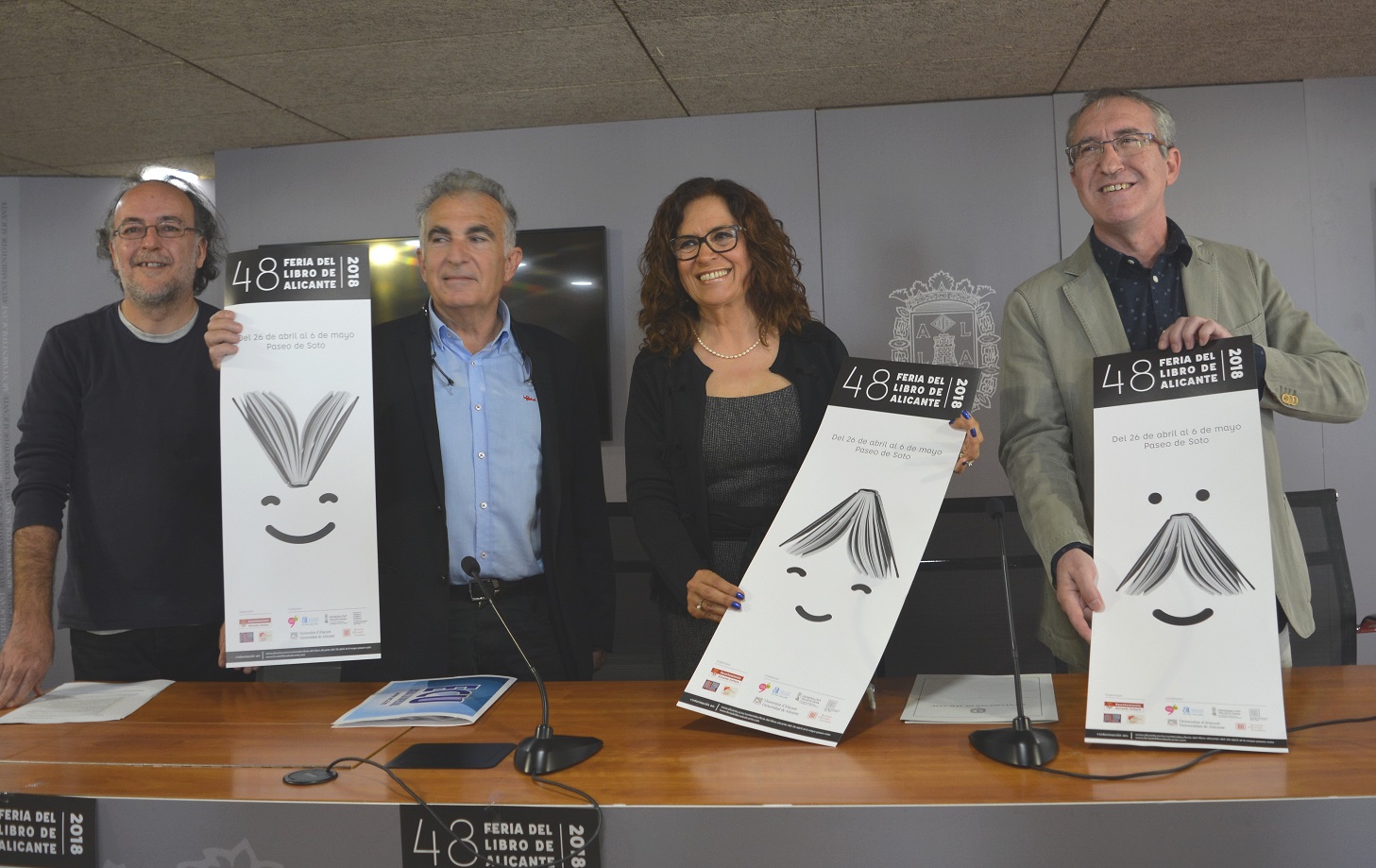Más de 150 actos y 37 casetas conforman la Feria del Libro de Alicante Más de 150 actos y 37 casetas conforman la Feria del Libro de Alicante