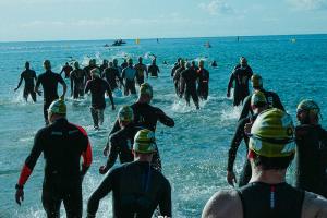 Salida nado triatlón