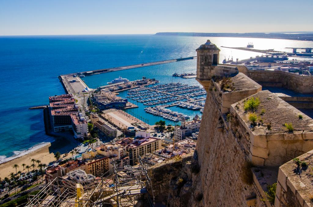 https://www.alicante.es/sites/default/files/styles/img_general_ampliada/public/imagenes/202106/zona-edusi-castillo-santa-barbara-23.jpg?itok=yoZQGsfQ