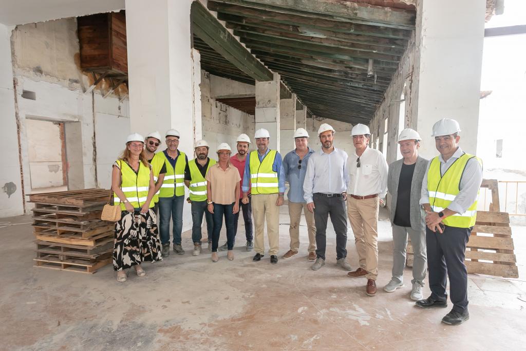 El alcalde, Luis Barcala, ha visitado este jueves las obras acompañado por los concejales de Proyectos Europeos y de la Agencia de Desarrollo Local, Antonio Peral y Mari Carmen de España