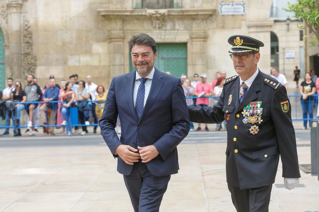 La Policía Nacional atiende 350 llamadas de emergencias cada día en  Alicante - Información