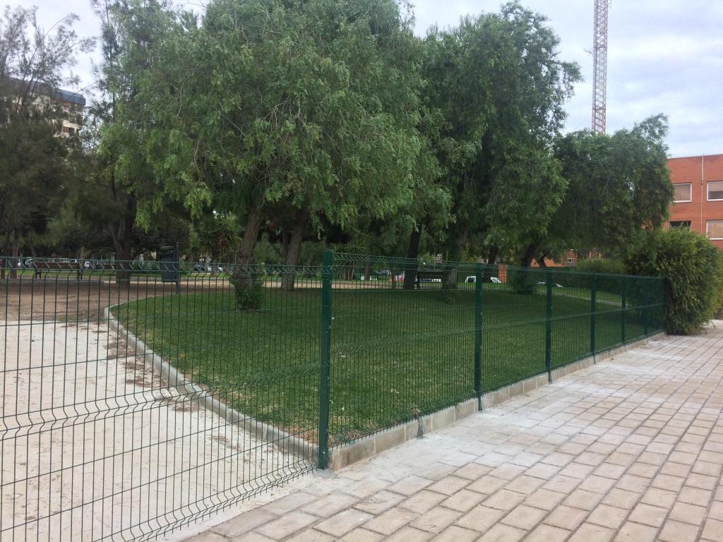 El 'santuario de las mascotas de Alicante' contará con dos zonas de libre  paseo para perros grandes y pequeños
