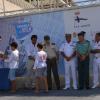 Entrega de trofeo a dos niños, que forman parte de la tripulación del barco Evamarina 2020
