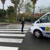 La Policía Local y Protección Civil reparten 2.467 mascarillas en el transporte público de Alicante