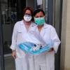 Entrega de pantallas protectoras y batas fabricadas por los bomberos del SPEIS a los Hospitales, Centros de Salud, Policías y al Penitenciario de ...