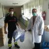 Entrega de pantallas protectoras y batas fabricadas por los bomberos del SPEIS a los Hospitales, Centros de Salud, Policías y al Penitenciario de ...