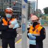 La Policía Local y Protección Civil reparten 2.467 mascarillas en el transporte público de Alicante