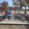 Área infantil cerrada con cintas