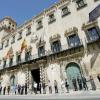 El Ayuntamiento de Alicante guarda un minuto de silencio como muestra de rechazo a la violencia machista