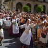 Los grupos van tomando la plaza con sus actuaciones