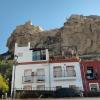 Vista del Castillo de Santa Bárbara desde el Barrio de Santa Cruz