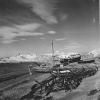 Aparejos de la Almadraba en la playa. El almacén asoma a la derecha de la foto. Foto: Fco. Sánchez (Archivo Municipal de Alicante,AMA)