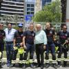 El alcalde y el concejal de Seguridad junto a los Bomberos en la mascletà