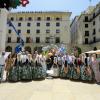 El alcalde, la vicealcaldesa y el concejal de Fiestas junto a la Bellea del Foc Infantil y sus Damas en la visita a la Hoguera Oficial