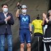 El alcalde y la vicealcaldesa saludan a Alejandro Valverde, ciclista murciano, a la salida de la tercera etapa de La Volta