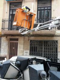 Se actúa en los barrios de San Antón, Mercado Central, Carolinas Bajas, ladera del Monte Tossal-Campoamor, Las Cigarreras, Plaza de Toros y los c...