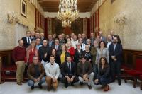 Foto de familia en el Salón de Plenos