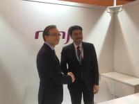 El alcalde de Alicante, Luis Barcala, junto con Ramón Azuara, director general de Renfe Viajeros