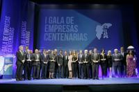 Los premiados en la gala posaron en una foto de familia.