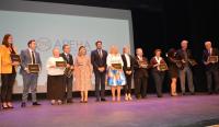 Homenaje a los presidentes de APEHA en la gala por sus 40 años