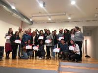 La concejala de Empleo y Fomento, Mari Carmen de España, junto a los participantes en los Talleres de Inteligencia Emocional