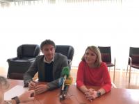 La concejala de Turismo y vicealcaldesa de Alicante, Mari Carmen Sánchez, y el secretario autonómico de Turismo, Francesc Colomer