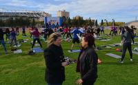 Mari Carmen Sánchez y María Conejero, en el estadio durante una de las clases 