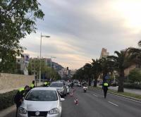 Control de la Policía Local de Alicante para hacer que se cumplan las medidas del estado de alarma