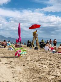 Policía Local patrullando las playas de Alicante