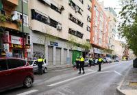 Dispositivos de la Policía Local de Alicante velando por el cumplimiento de las medidas para hacer frente al COVID-19