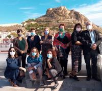 Marìa Conejero, con las protagonistas de "Mujeres de Cristal"