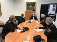 El concejal de Seguridad, José Ramón González, en reunión mantenida con los máximos responsables y comisarios de la Policía Local de Alicante