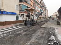 Tareas de asfaltado en el barrio Virgen del Remedio