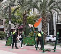 La Policía Local desprecinta uno de los parques de Alicante