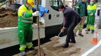 Luis Barcala ha participado en la compaña de plantación de nuevo arbolado