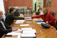 El alcalde de Alicante y la subdelegada de Gobierno en la firma del convenio 