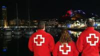 Alicante ilumina de rojo el Castillo de Santa Bárbara en homenaje por el Día Mundial de Cruz Roja 