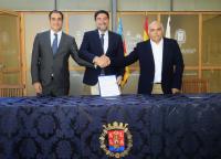 El alcalde de Alicante, Luis Barcala, el gerente de la UTE Alicante, Alberto Gonzalo y el director de Fisat, Ignacio Beltrán