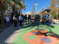 Visita a un parque de juegos infantiles 