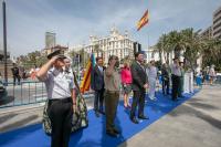 El alcalde en la inauguración del monumento a la Policía Nacional