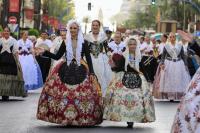 La Bellea del Foc y la bellea del Foc infantil en el desfile de Entrada de Bandas