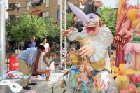 Barcala visita la hoguera infantil de Foguerer-Carolinas