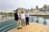 Luis Barcala en la apertura del nuevo paseo del muelle 4 del Puerto de Alicante