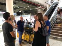 La concejal de Comercio, Lidia López, visita los trabajos de renovación de las escaleras mecánicas