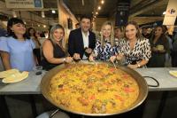 El alcalde, la vicealcaldesa, la concejala de Hostelería y la Bellea del Foc en Alicante Gastronómica El alcalde, la vicealcaldesa, la concejala de Hostelería y la Bellea del Foc en Alicante Gastronómica